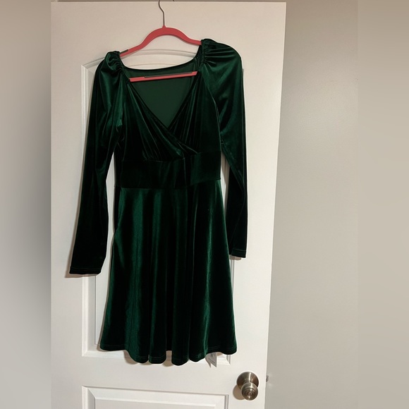 NWT Halara V-Neck Velvet Dress (Green) - Picture 5 of 8